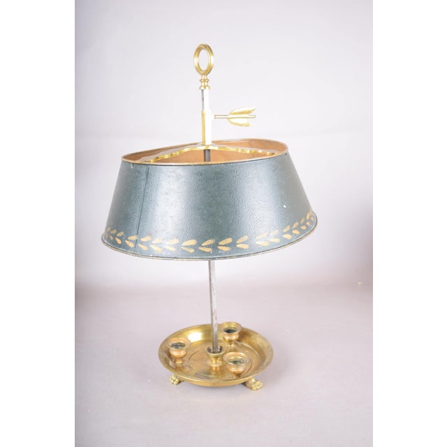 1950s Brass Bouillotte Candle Lamp with Green Tole Shade and Paw Feet, 1950s For Sale - Image 5 of 11