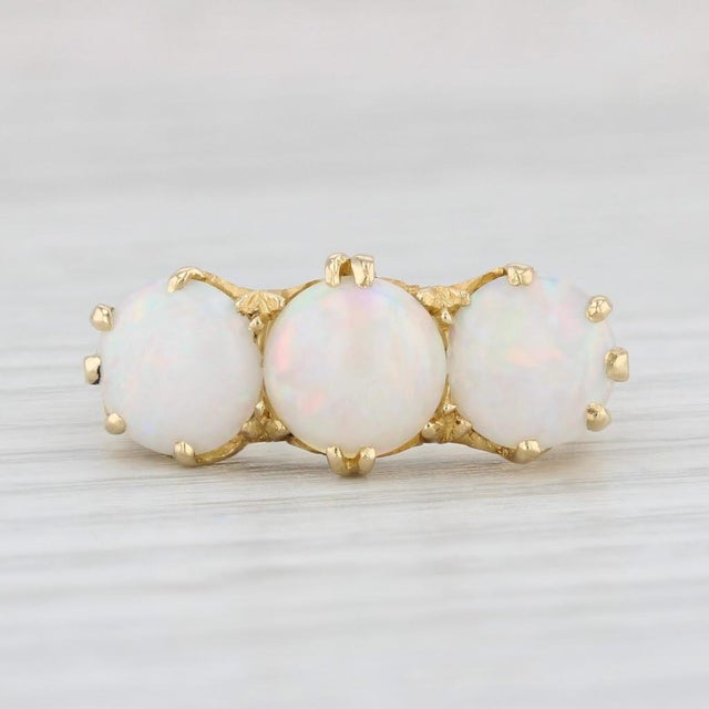 Contemporary Vintage Ornate 3-Stone Opal Ring 18k Yellow Gold Size 6.75 For Sale - Image 3 of 9