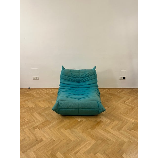 Mid-Century Modern Turquoise Togo Armchair by Michel Ducaroy for Ligne Roset, 1970s For Sale - Image 3 of 11