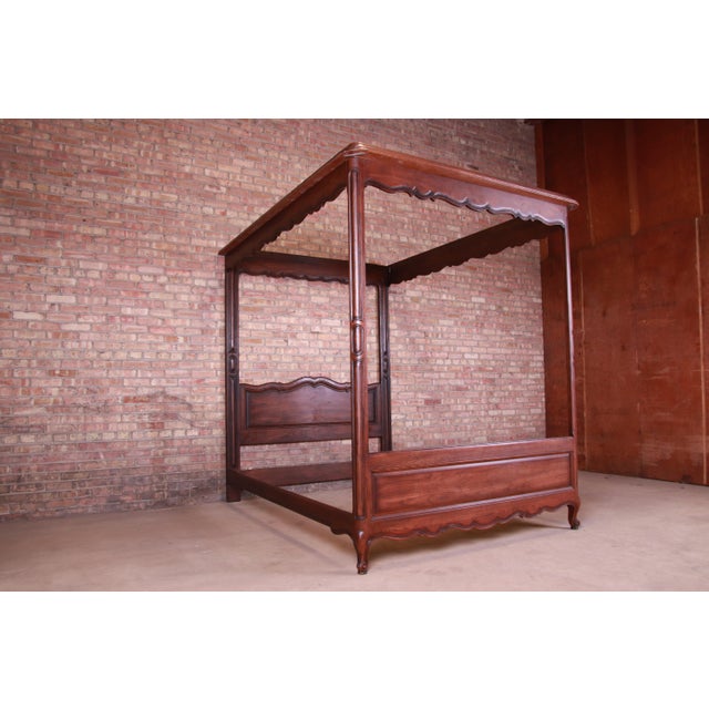 Henredon French Provincial Louis XV Carved Oak Queen Size Canopy Bed