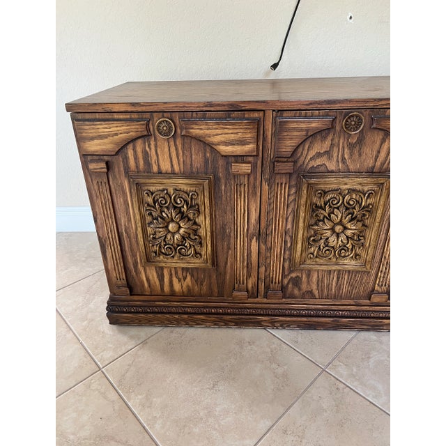 A gorgeous Mid-Century Modern Hollywood Regency sideboard, console, credenza, or bar cabinet . This has a Mediterranean ,...