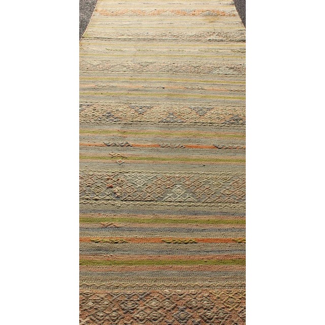 Mid 20th Century Vintage Turkish Kilim Runner With a Stripe and Modern Design For Sale In Atlanta - Image 6 of 11