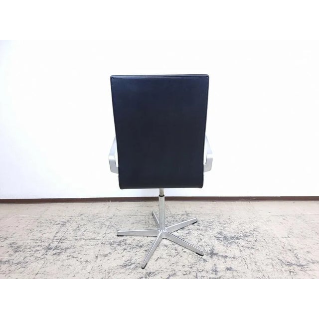 Black Oxford Leather Chair by Arne Jacobsen from Fritz Hansen For Sale - Image 5 of 10