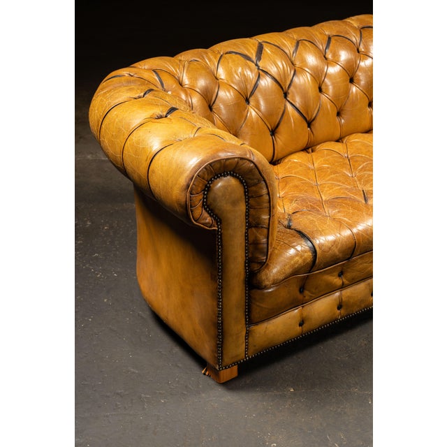 Early 20th Century Tufted Caramel Leather Chesterfield Sofa For Sale In Chicago - Image 6 of 15