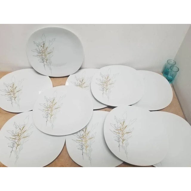 Mid-Century Modern Vintage Limoges Porcelain Plates from Raynaud & Co, 1950s, Set of 20 For Sale - Image 3 of 11