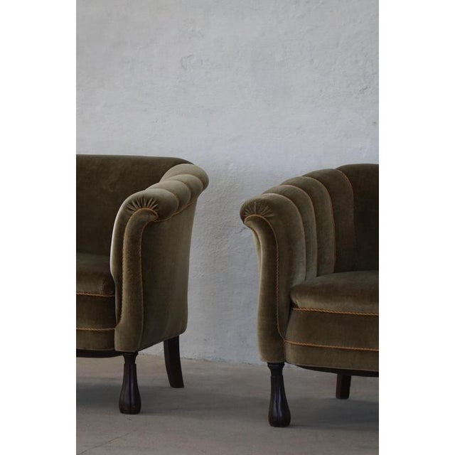 Mid-20th Century Danish Shell Lounge Chairs in Green Velvet, 1940s, Set of 2 For Sale - Image 6 of 18
