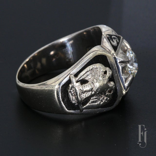 Mid 20th Century 14k White Gold Masonic Men's Ring With a Cz Center Stone - Size 10.5 For Sale - Image 4 of 6