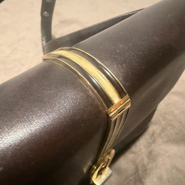 Metal An Elegant 1970s Chocolate Brown Leather Italian Shoulder Bag For Sale - Image 7 of 14
