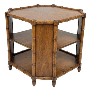 1970s Henredon Attributed Faux Bamboo Octagonal Tiered Side Table - Palm Beach Regency Style For Sale