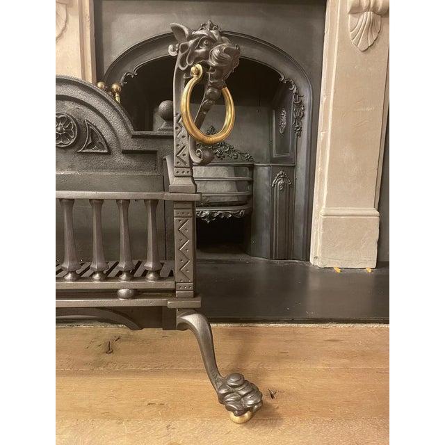 Mid 19th Century Antique English Dragon Fire Grate in Cast Iron, 1860 For Sale - Image 5 of 14