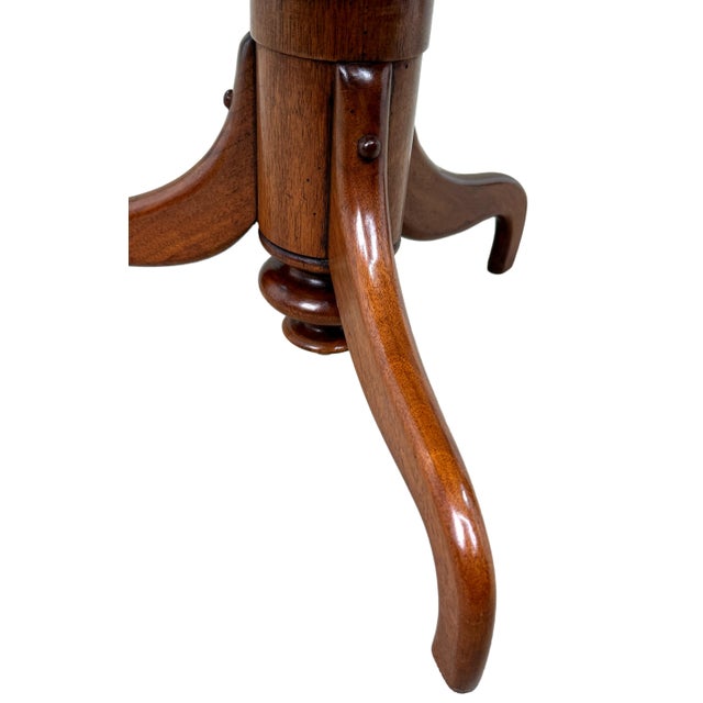Antique Circular Occasional Book Table in Burr Walnut, 1870 For Sale - Image 6 of 13