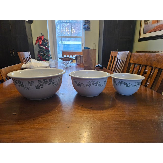 Beautiful Nesting Vintage Corelle Coordinates Callaway Ivy Stoneware Mixing Bowl Set. One, Two, and Three Quart Bowls that...