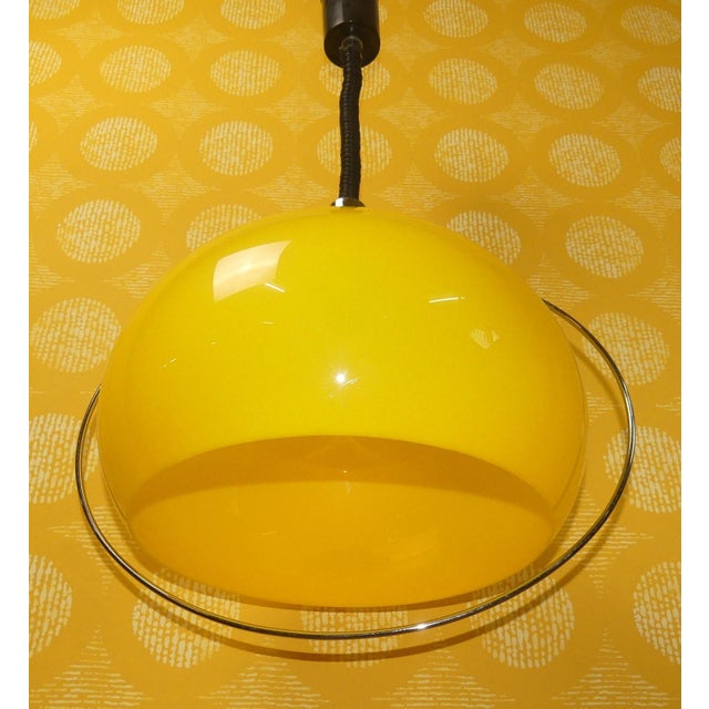1970s Pendulum Pendant in Yellow Plastic and Chrome, 1970s For Sale - Image 5 of 12