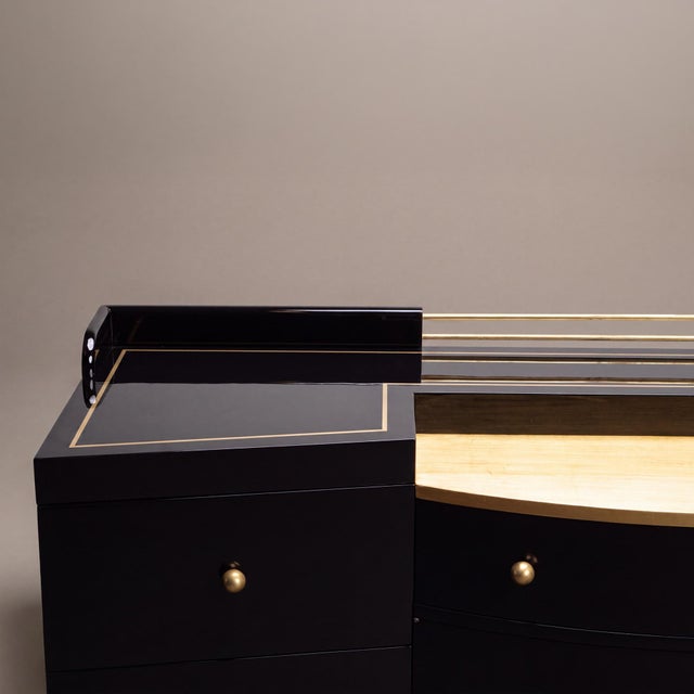 Metal Art-Deco Bar Cabinet in High-Gloss Piano Black With Brass Hardware & Gold Leaf For Sale - Image 7 of 9