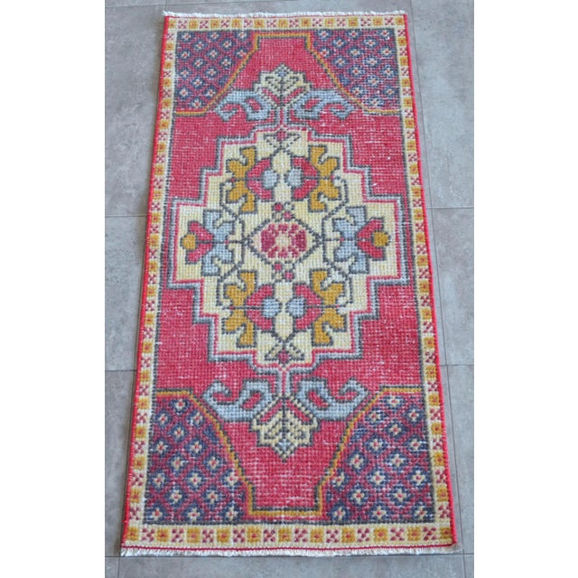Mid-Century Modern 1970s Hand Knotted Small Turkish Rug - 1'7" X 3'4" For Sale - Image 3 of 5