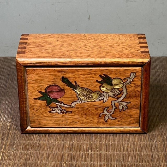 1980s Rosewood Box With Mother of Pearl Bird & Peach Inlay - Chinese Trinket Chest For Sale - Image 5 of 9