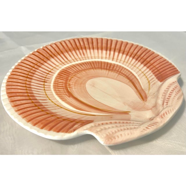 Fitz and Floyd Mid 20th Century Mid Century Modern Fitz and Floyd Coquille Shell Plate & Lidded Bowl Chip and Dip Set For Sale - Image 4 of 7