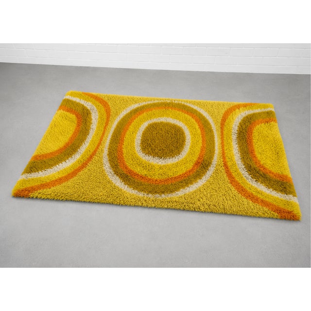 Textile Mid Century Modern Rya Rug – Vintage Shag Sunburst Accent Rug – Small Area Rug For Sale - Image 7 of 7