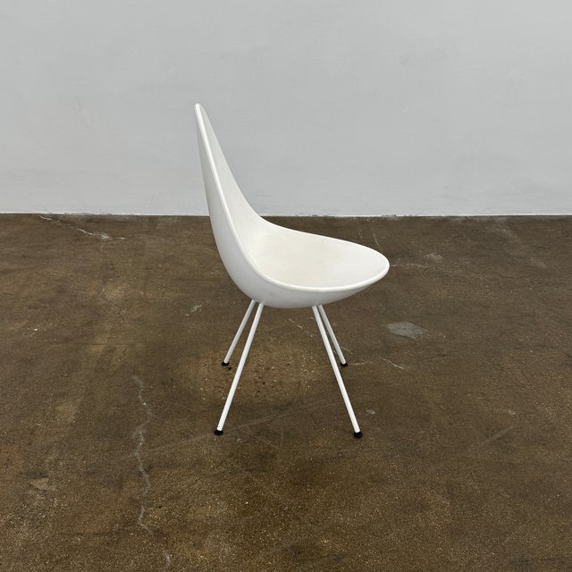 Mid-Century Modern Fritz Hansen Drop Chair Set of 4 For Sale - Image 3 of 8