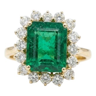 Natural Emerald 6.54cts & Diamond 1.25cts Ring in 18k Gold For Sale