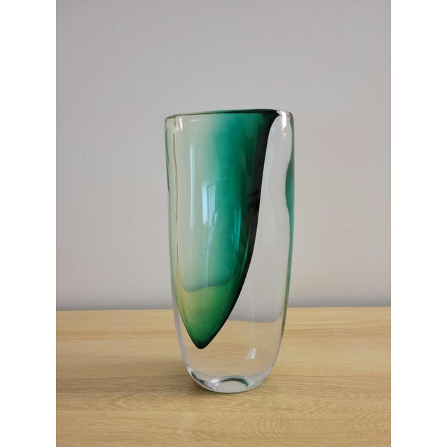 Mid-Century Modern Signed Vicke Lindstrand for Kosta Boda Green Sommerso Glass Vase For Sale - Image 3 of 8