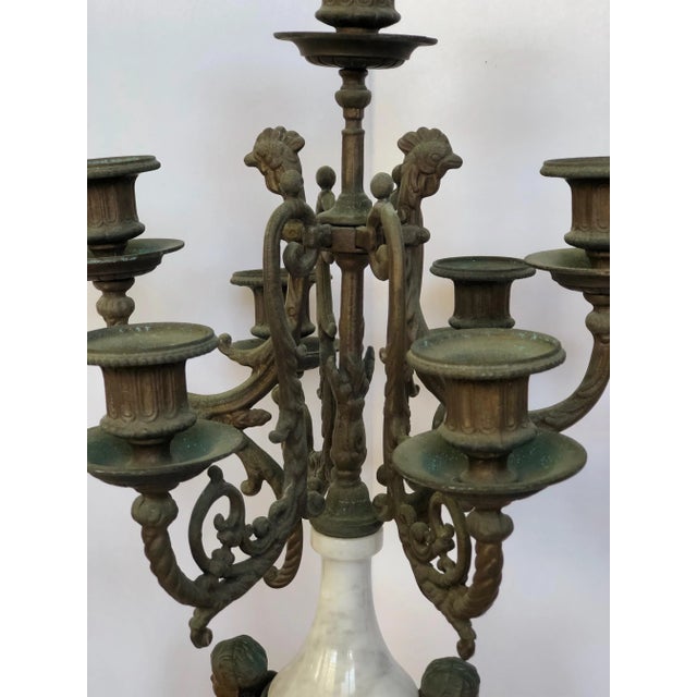 French Pair of Italian Louis XIV Brevetto Marble Candelabras/Unlacquered Brass For Sale - Image 3 of 10