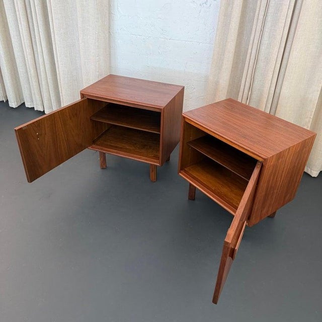 Wood Pair of Mid-Century Modern Walnut With Brass Trim Nightstands End Tables For Sale - Image 7 of 10