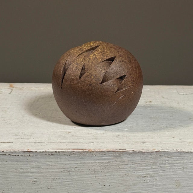 Postmodern Kimi Nii – Vintage Pair of Postmodernist/Brutalist Stoneware Wood-Fired Sculptures, Signed For Sale - Image 3 of 12