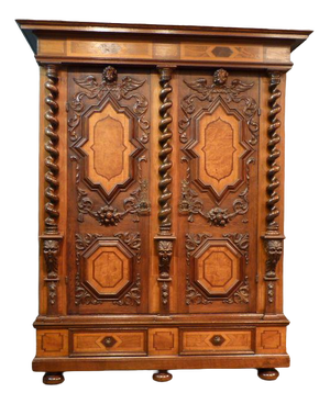 Baroque Hall Cabint in Walnut and Oak, 1750