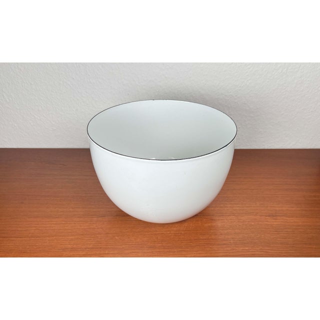 Black Mid-Century Modern Danish Large White Enamel Bowl, 1960s For Sale - Image 8 of 17