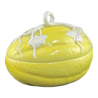Mid 20th Century Mottahedeh Ceramic Melon Shape Lidded Tureen For Sale