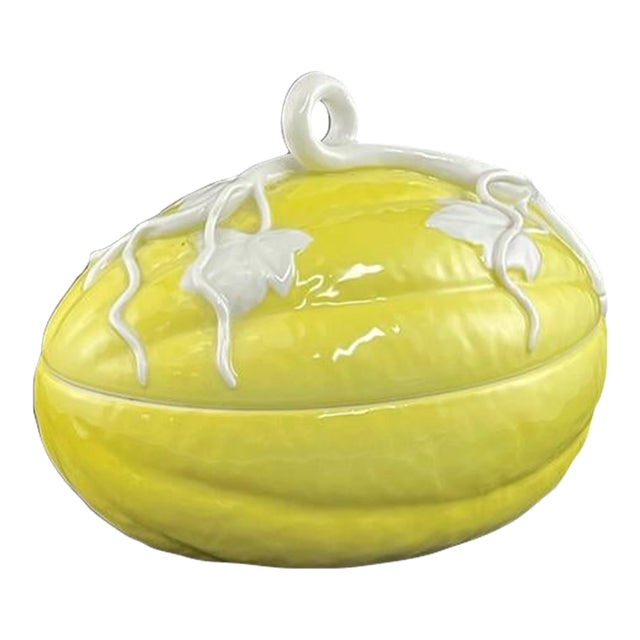 Mid 20th Century Mottahedeh Ceramic Melon Shape Lidded Tureen For Sale