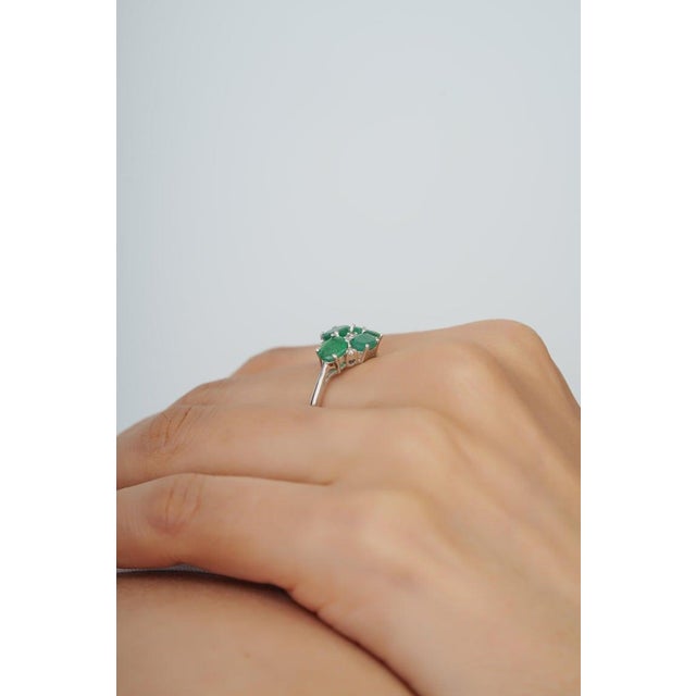 1.9ct Emerald and Diamond Cluster Ring for Women in 925 Silver, Size 6.5 For Sale - Image 4 of 14