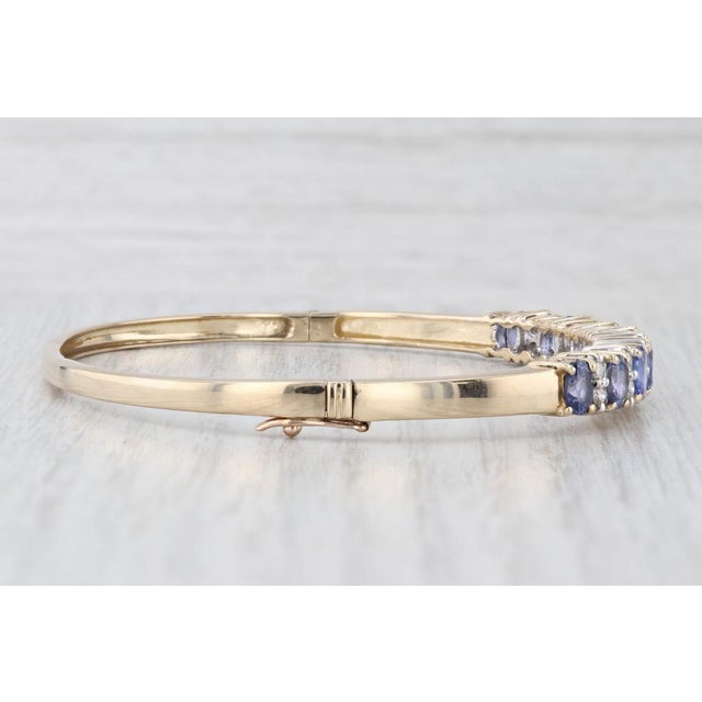 Modern Cardow Tanzanite Diamond Bangle Bracelet 14k Yellow Gold 7" For Sale - Image 3 of 8