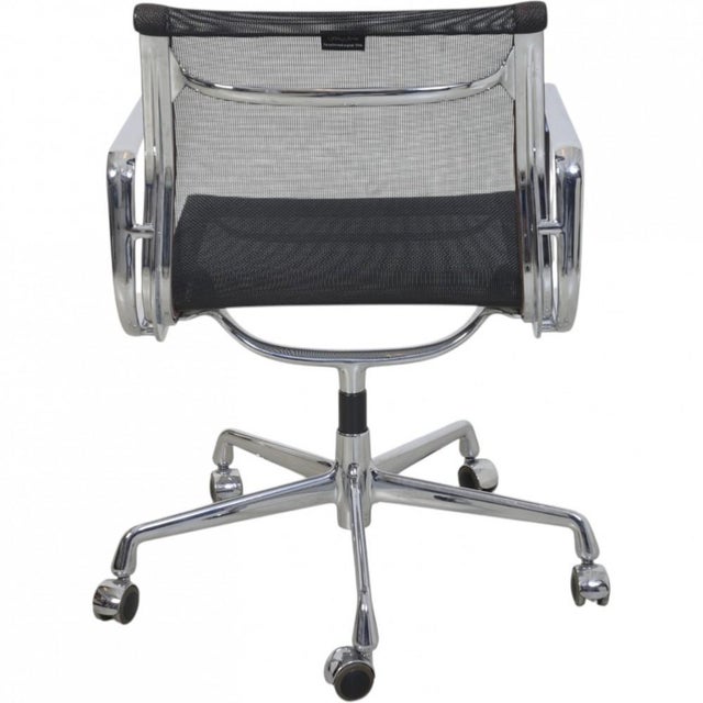 EA-117 Office Chair in Black Mesh by Charles Eames, 2000s For Sale - Image 11 of 17