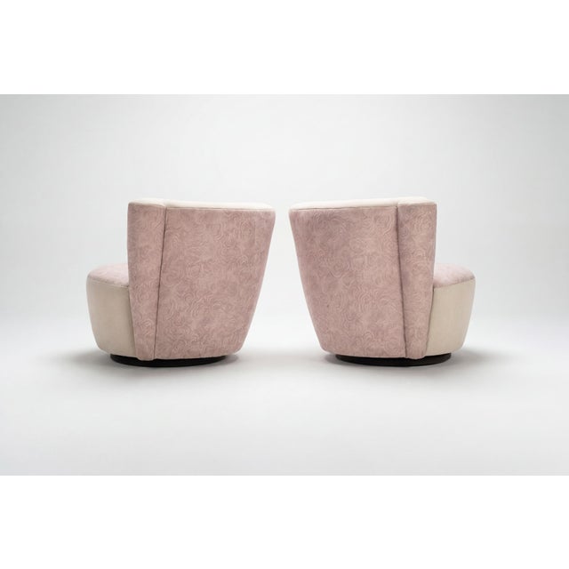 Pair of Vladimir Kagan Nautilus Swivel Chairs For Sale In Chicago - Image 6 of 10
