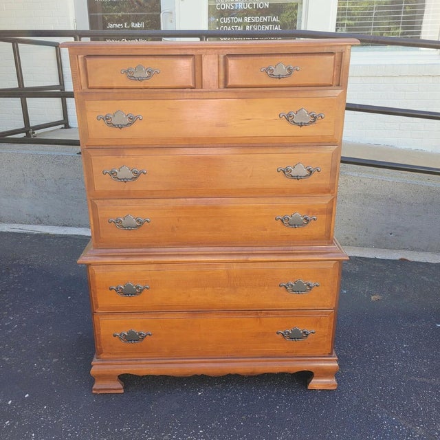 1960s American Colonial Revival Cherry Seven-Drawer Chest-on-Chest For Sale - Image 4 of 11