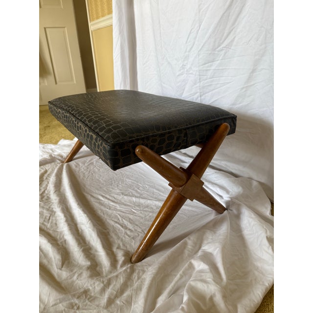 Mid-Century Modern Authentic t.h. Robsjohn-Gibbings for Widdicomb Walnut X-Base Footrest Ottoman, Labeled, C. 1952-1955 For Sale - Image 3 of 12