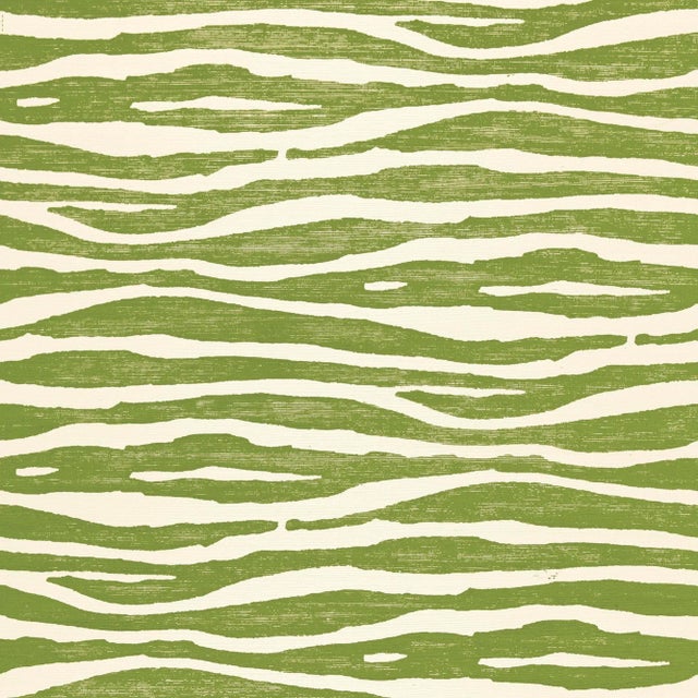 Contemporary Sample - Schumacher Ripple Wallpaper in Grass For Sale - Image 3 of 3