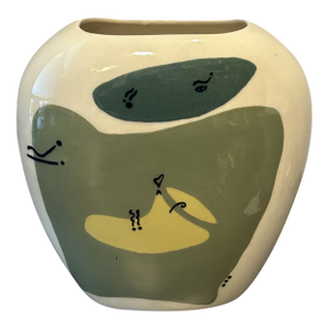 Late 20th Century Signed Oetjoen Art Ceramic Vase by Sri Soekarmoen McCarthy – Hand-Painted Modernist Abstract Pottery, MCM Inspired Stoneware
