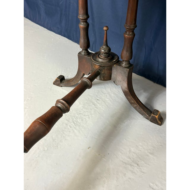 Antique Victorian Oval Centre Table, 1900 For Sale - Image 7 of 11