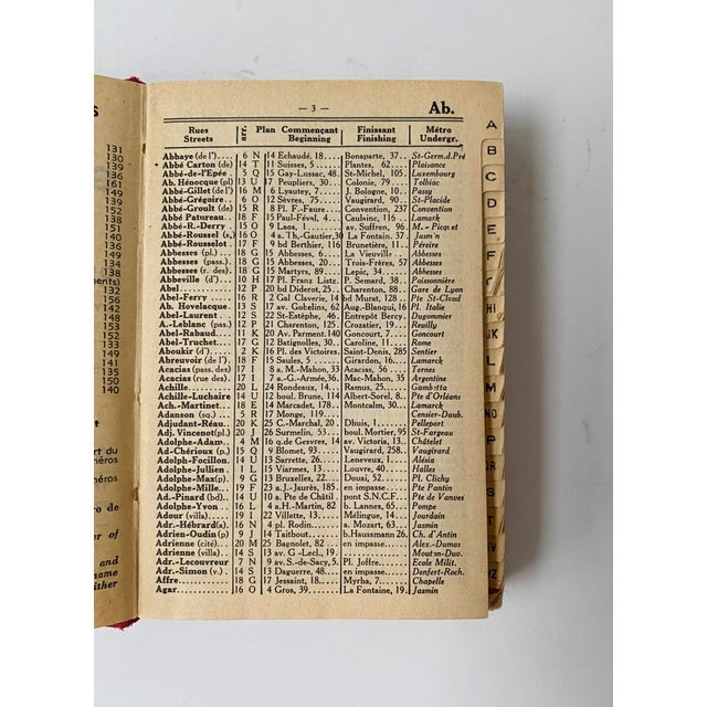 Paris Arrondissement Guidebook, France, Circa 1970s For Sale In New York - Image 6 of 14