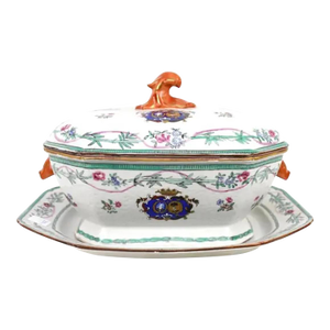 Early 20th Century Chinese Export Soup Tureen With Cover and Underplate