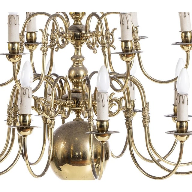 Lighting - Ceiling light fixture. 20th century Europe; made of brass with eighteen lights. Dimensions: 86x77 cm Up to 250V...