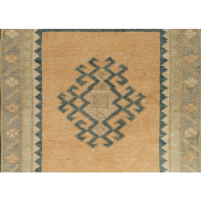 Turkish Mini Rug Oriental Hand Knotted Vintage Rug 1'7" x 2'7" #21262 For Sale - Image 4 of 8
