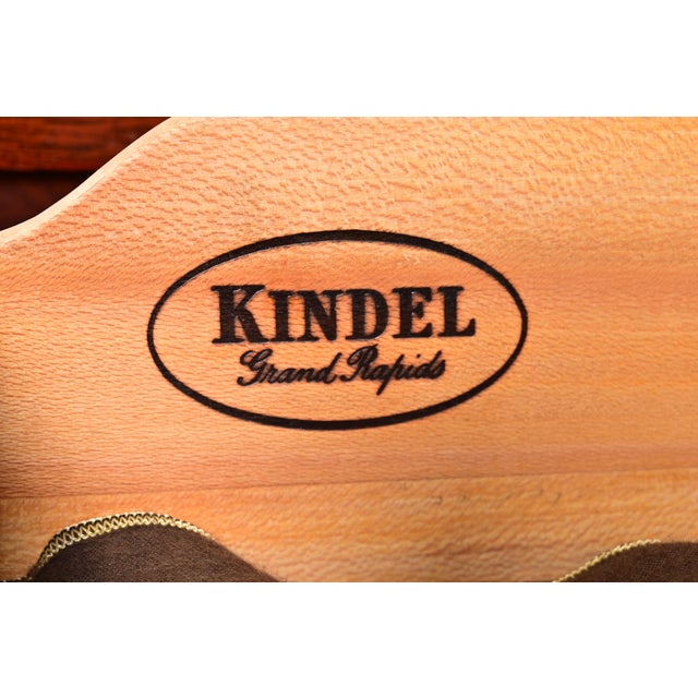 Wood Kindel Furniture Georgian Carved Mahogany Lighted Breakfront Bookcase Cabinet For Sale - Image 7 of 12