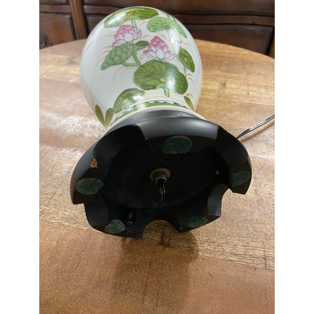 Vintage Mid to Late Twentieth Century Green and Pink Lotus Blossom Ginger Jar Lamp With Wood Fittings For Sale - Image 4 of 6