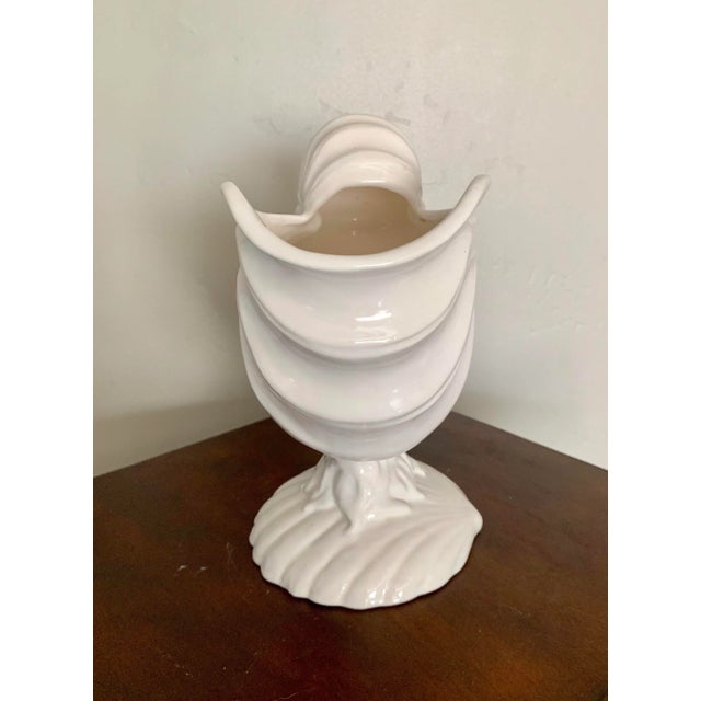 Hollywood Regency Large Cream Color Vintage Ceramic Footed Shell Dish For Sale - Image 3 of 6