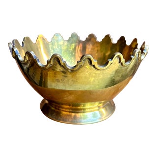Vintage Brass Bowl With Scalloped Rim and Pedestal Base For Sale