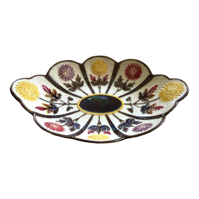 English Antique Wedgwood Majolica Chrysanthemum Flower Platter, Circa 1883 For Sale